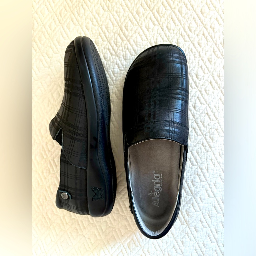 Alegria profesional shoes. Size 41. Slip resistant. Plaid.